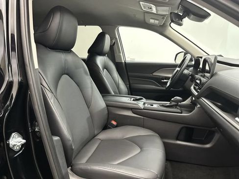 Used 2025 Toyota Grand Highlander AWD image 29