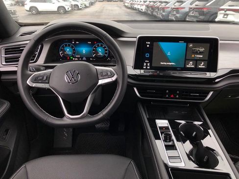 New 2025 Volkswagen Atlas Cross Sport SE AWD/4WD image 17