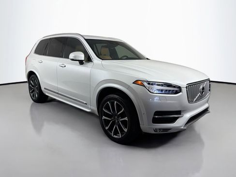Used 2017 Volvo XC90 T6 Inscription w/ Vision Package image 3