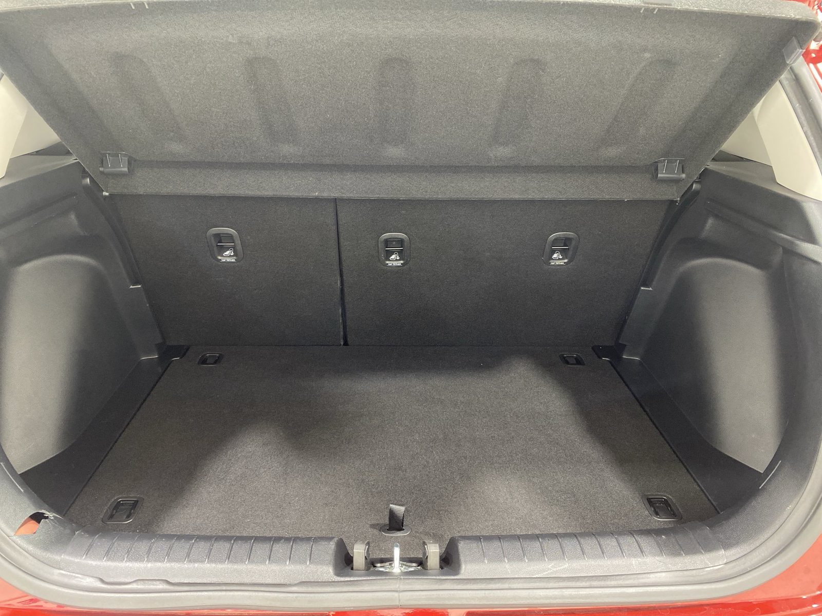 Used 2025 Hyundai Venue SEL FWD image 23