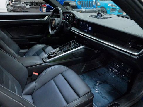 Used 2022 Porsche 911 Turbo image 30