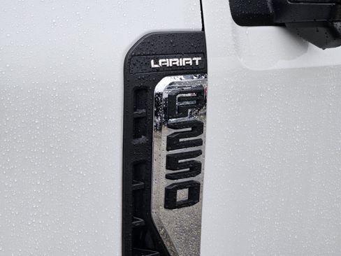 Used 2025 Ford F250 Lariat w/ Chrome Package image 7