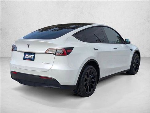 Used 2023 Tesla Model Y Long Range image 5