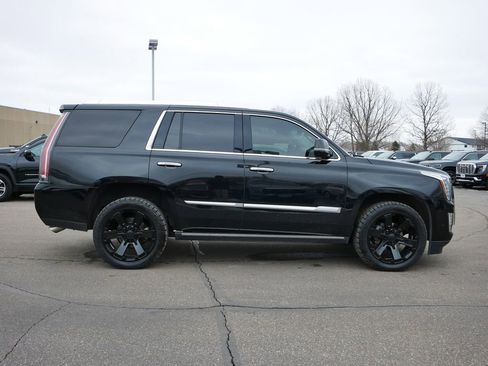 Used 2019 Cadillac Escalade Premium Luxury AWD/4WD image 11