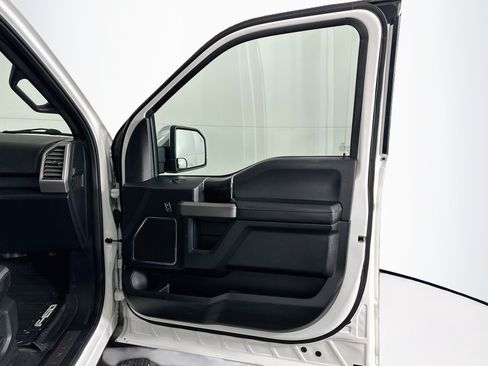 Used 2020 Ford F150 Platinum w/ Equipment Group 701A Luxury AWD/4WD image 33