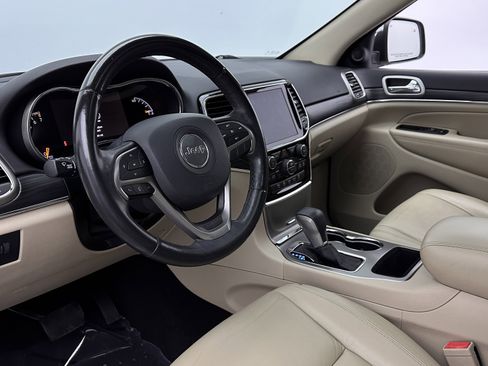 Used 2019 Jeep Grand Cherokee Limited image 11