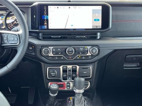 New 2025 Jeep Gladiator Rubicon image 16