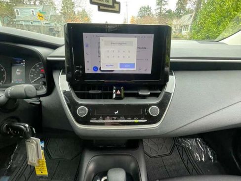 Used 2024 Toyota Corolla LE FWD image 12