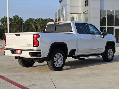 Used 2025 Chevrolet Silverado 2500 High Country w/ Technology Package AWD/4WD image 7