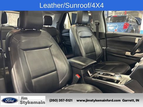 Used 2023 Ford Explorer XLT AWD/4WD image 42