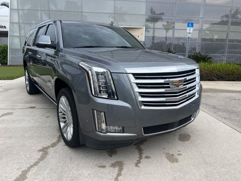 Used 2018 Cadillac Escalade ESV Platinum image 4