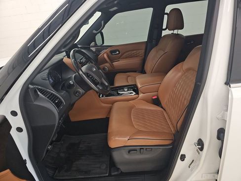 Used 2024 INFINITI QX80 Sensory AWD/4WD image 6