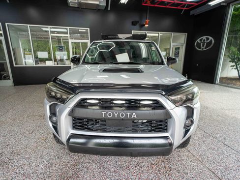 Used 2020 Toyota 4Runner Venture w/ Moonroof Package AWD/4WD image 6