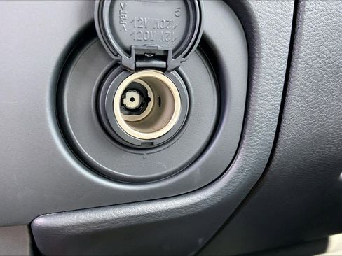 Used 2025 Nissan Frontier PRO-4X w/ Pro Premium Package image 32