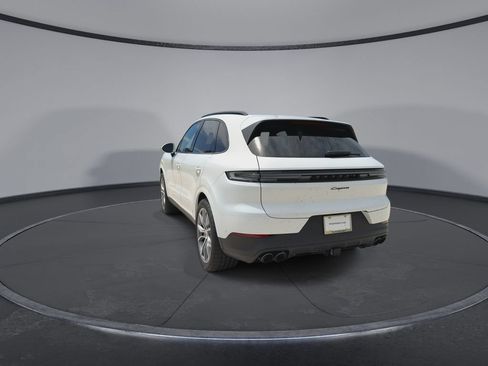 Used 2025 Porsche Cayenne AWD/4WD image 7