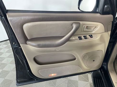 Used 2003 Toyota Sequoia SR5 RWD image 13