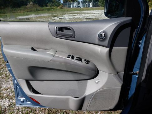 Used 2012 Kia Sedona LX image 37