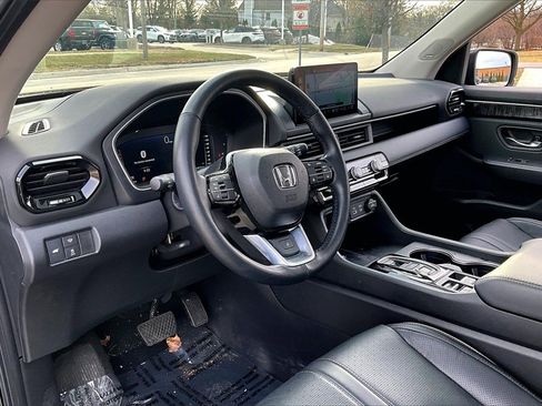 Used 2023 Honda Pilot Elite image 16