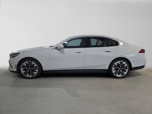 Used 2025 BMW i5 xDrive40 w/ Premium Package AWD/4WD image 6