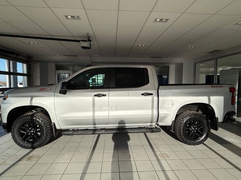 Certified 2022 Chevrolet Silverado 1500 LT Trail Boss w/ LT Trail Boss Premium Package AWD/4WD image 4