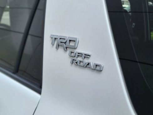 Used 2018 Toyota 4Runner TRD Off-Road Premium AWD/4WD image 44