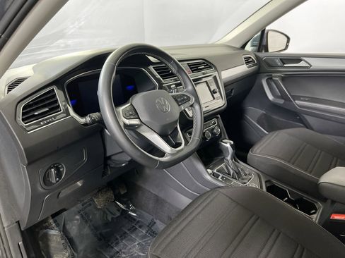 Used 2023 Volkswagen Tiguan S image 9