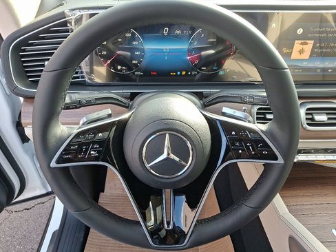 New 2026 Mercedes-Benz GLS 450 4MATIC image 18