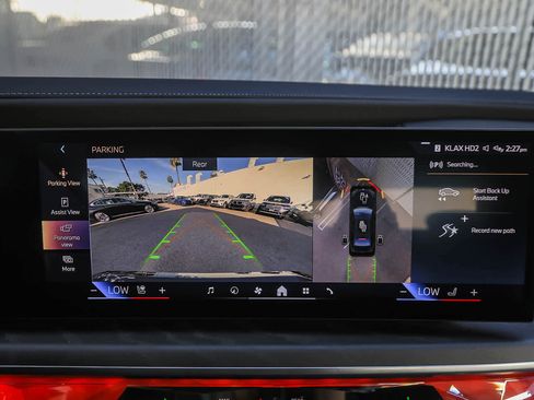 Used 2025 BMW 750e xDrive w/ Premium Package image 20