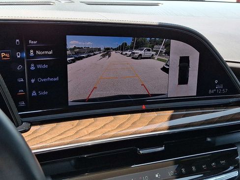Certified 2023 Cadillac Escalade Sport Platinum w/ LPO, ONYX Package AWD/4WD image 32