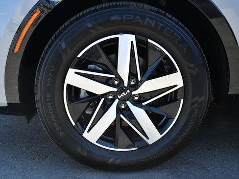 Used 2023 Kia Sorento EX FWD image 12