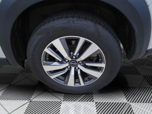 Used 2023 Nissan Pathfinder SL AWD/4WD image 39