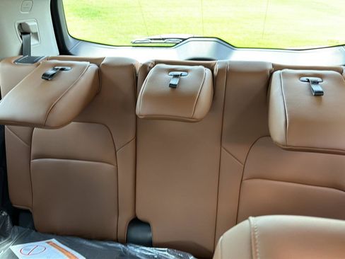 New 2026 Nissan Pathfinder Platinum FWD image 13