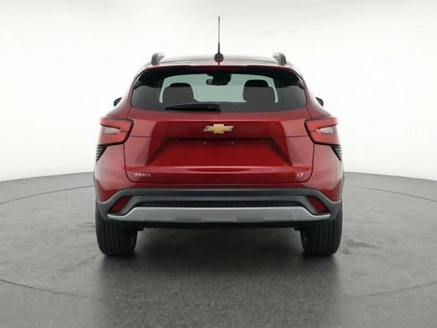 Used 2025 Chevrolet Trax LT w/ LT Convenience Package FWD image 7