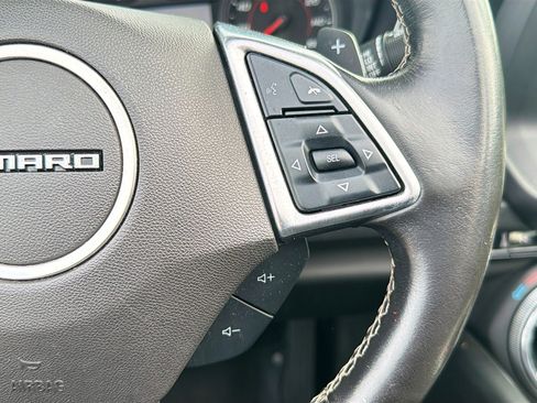 Used 2020 Chevrolet Camaro LT image 31