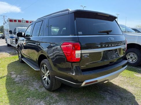 Used 2022 Ford Expedition XLT image 3