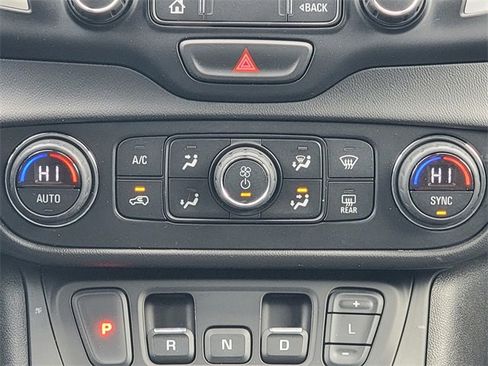 Used 2020 GMC Terrain SLT image 29