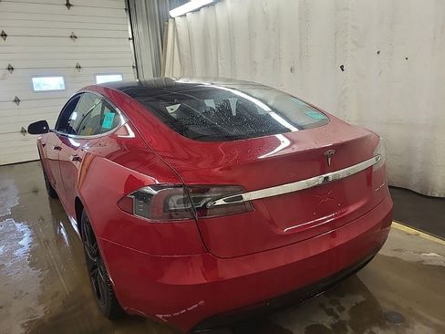 Used 2020 Tesla Model S Long Range Plus image 4