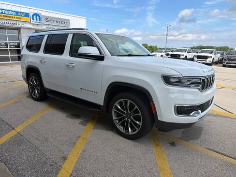 Used 2022 Jeep Wagoneer Series II w/ Premium Group I AWD/4WD image 4