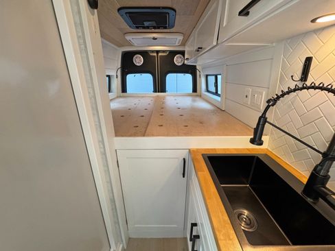 Used 2023 Mercedes-Benz Sprinter 2500 image 45