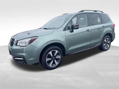 Used 2017 Subaru Forester 2.5i Premium image 3