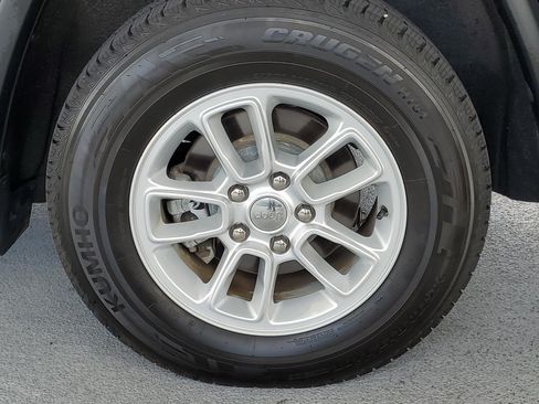 Used 2018 Jeep Grand Cherokee Laredo RWD image 7