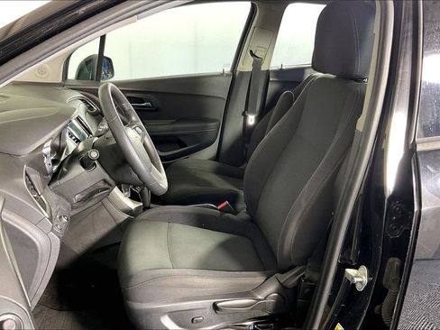 Used 2018 Chevrolet Trax LS FWD image 30