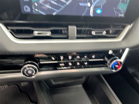 Used 2026 Chevrolet Equinox LT image 16