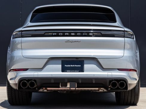 Certified 2026 Porsche Cayenne E-Hybrid Coupe AWD/4WD image 10