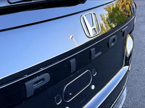 Used 2024 Honda Pilot Touring image 26