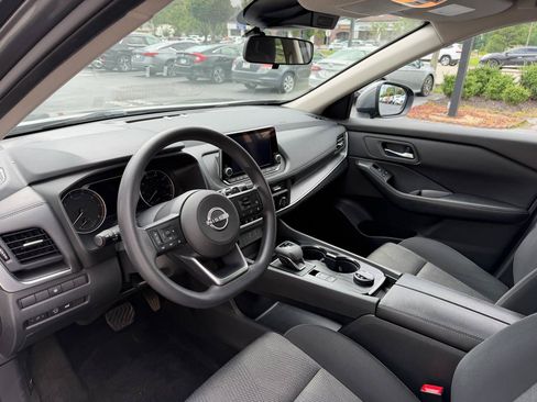 Used 2024 Nissan Rogue SV AWD/4WD image 10