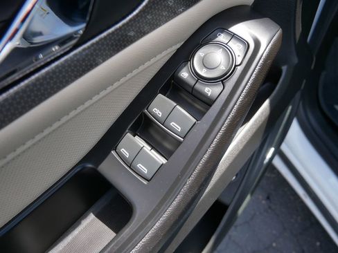 Used 2022 Chevrolet Traverse Premier AWD/4WD image 16