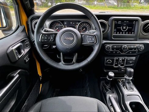 Used 2019 Jeep Wrangler Unlimited Sport S AWD/4WD image 7