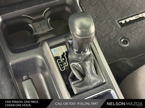 Used 2018 Toyota Tacoma TRD Sport w/ Technology Package AWD/4WD image 36
