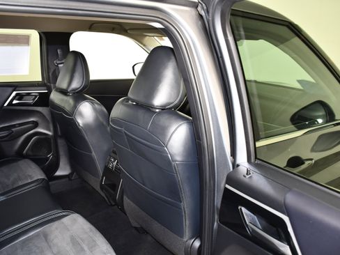 Used 2024 Mitsubishi Outlander SE AWD/4WD image 42